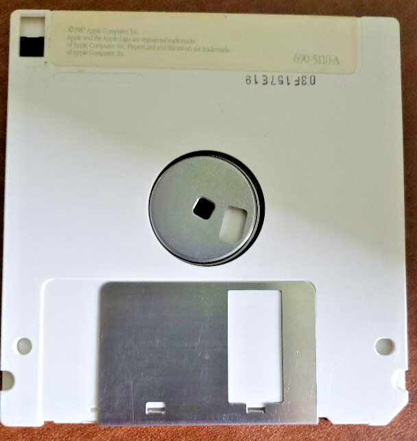 3.5″ Double Sided Disk – 1987 Apple Computer Macintosh HyperCard Startup
