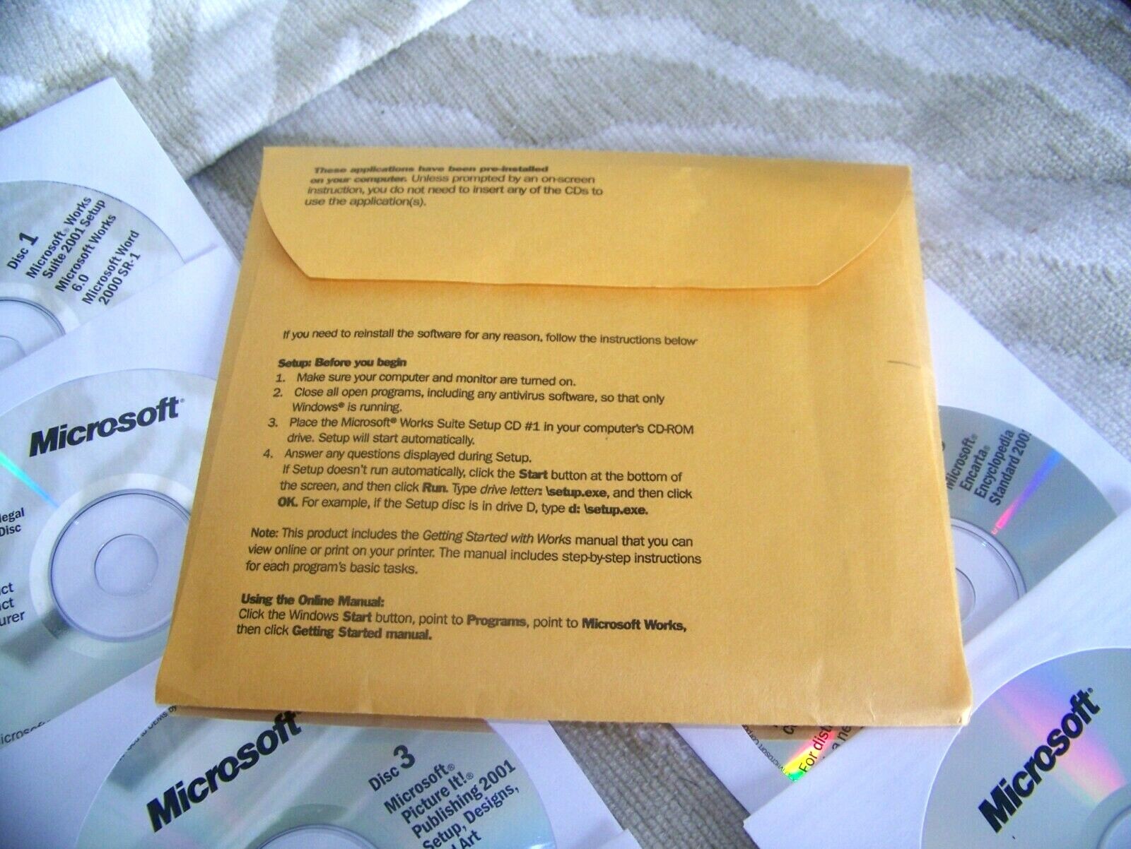 Microsoft Works Suite 2001 Six CDs Genuine with Product Key