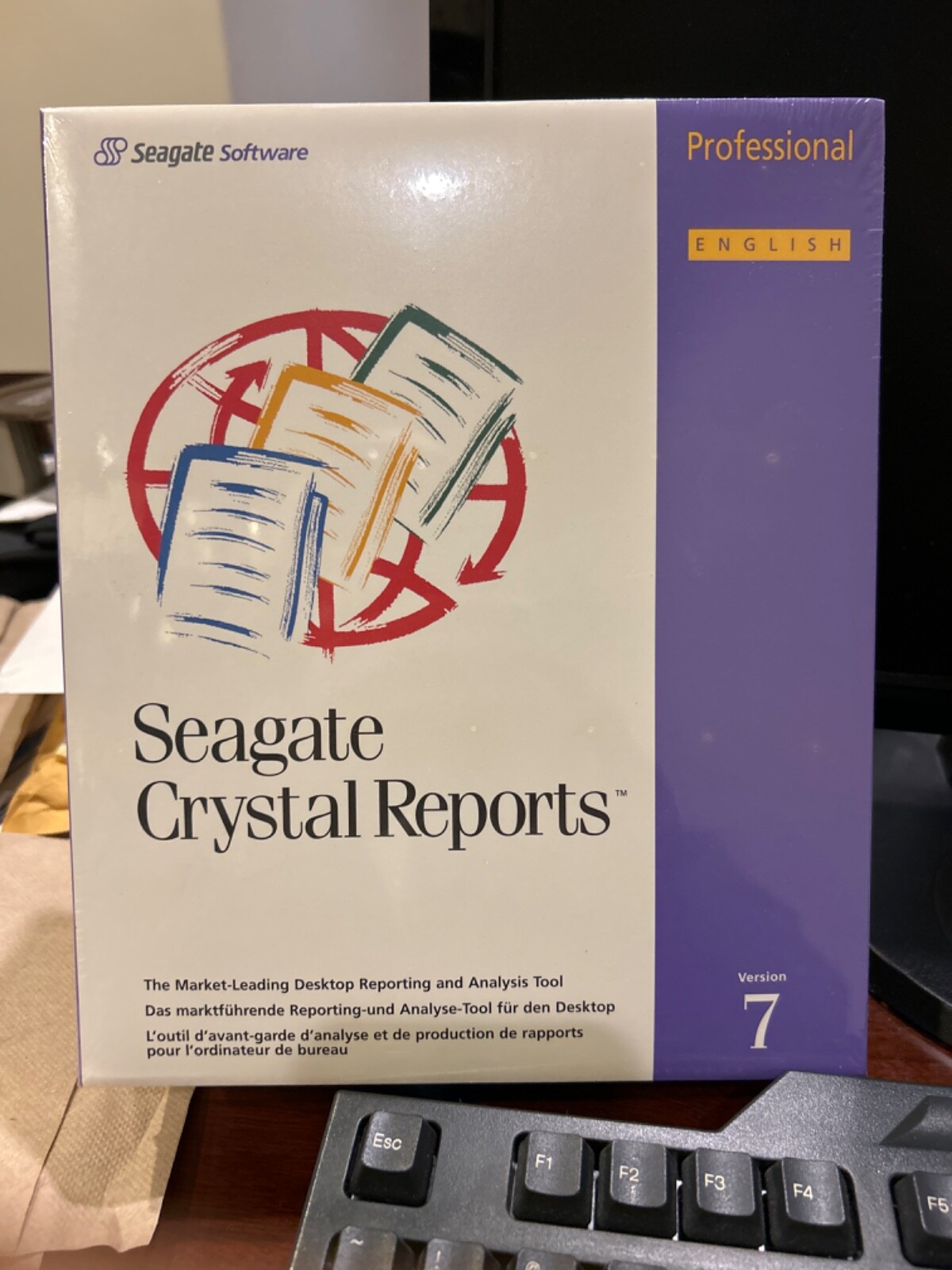 BRAND NEW IN BOX. Seagate Crystal Reports Professional Version 7 + Free Upgrade
