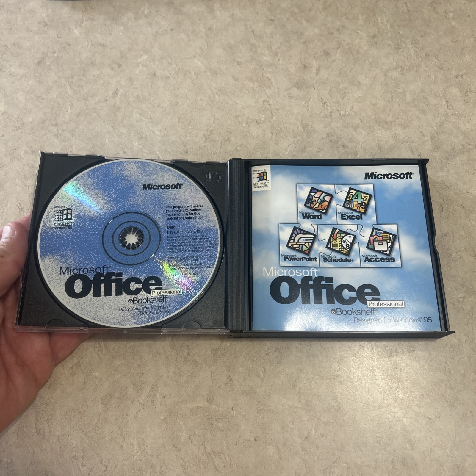 Microsoft Office Professional & Bookshelf Designed for Windows 95 with Key