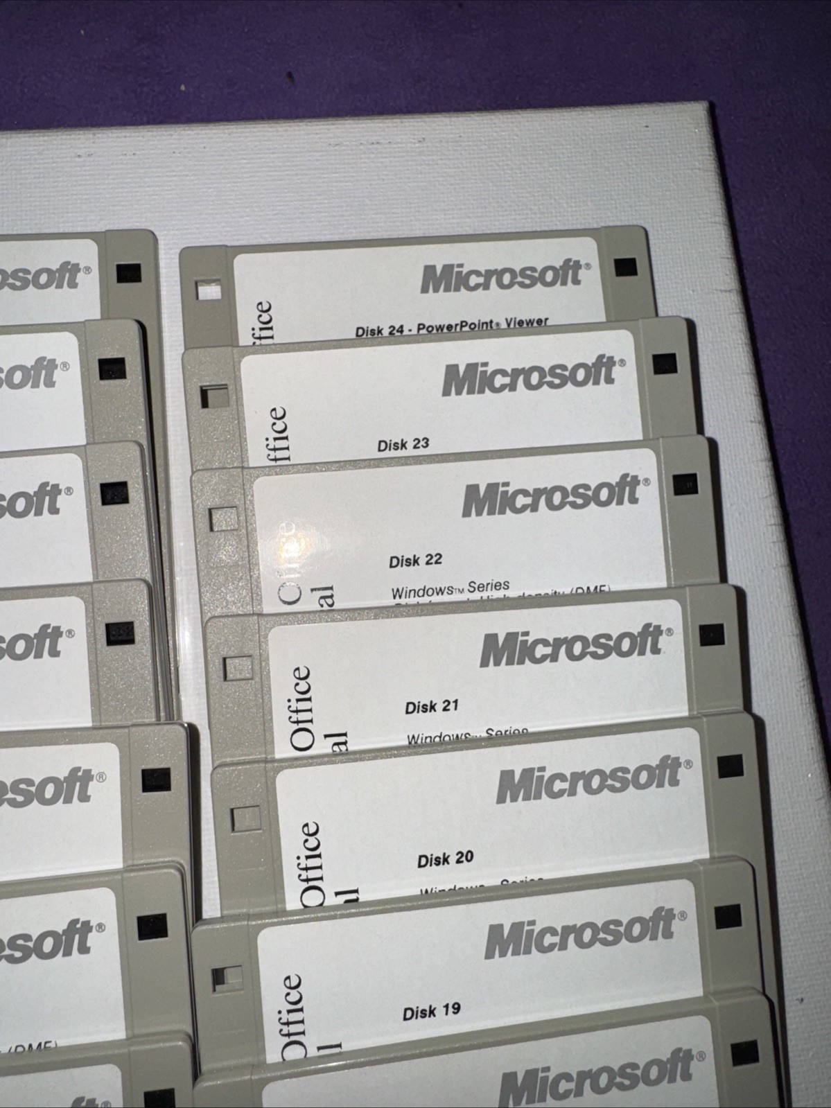 Microsoft Office Professional Version 4.3 (16 x 3.5″ Floppy 24 Disks