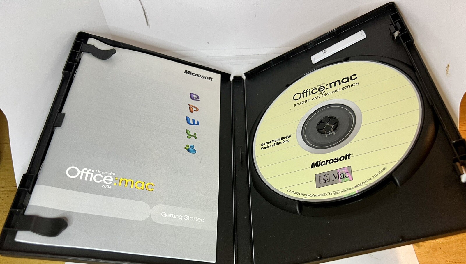 Microsoft Office Mac 2004 Student and Teacher Edition Software 3 keys w/ booklet
