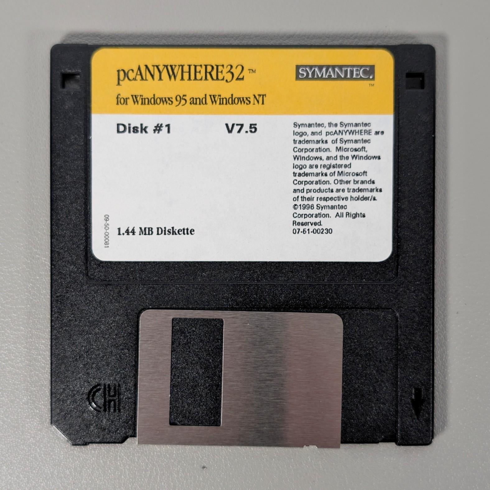Symantec pcAnywhere 32 v7.5 for Windows 95 | 4 Floppy Disk Set | Reseller Copy