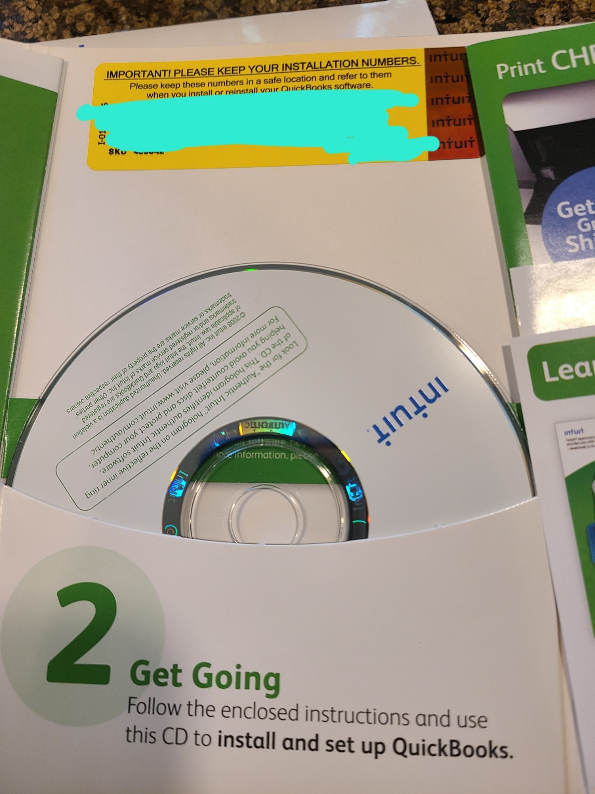 Intuit Quickbooks Accounting Desktop Pro 2009 for PC Windows XP/Vista w License