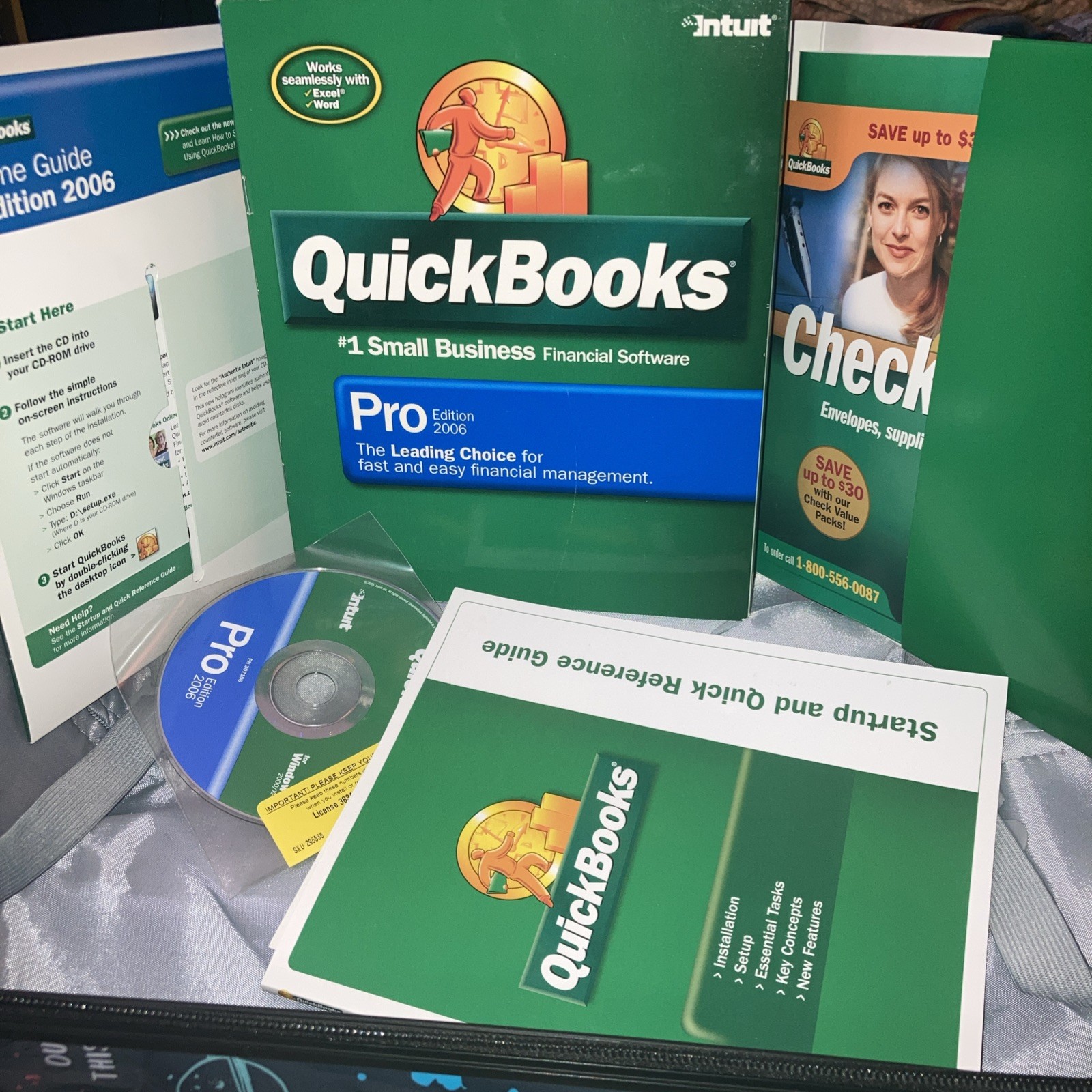 QuickBooks Pro 2006 Complete CD Manual Box Intuit Windows XP W/Product Key