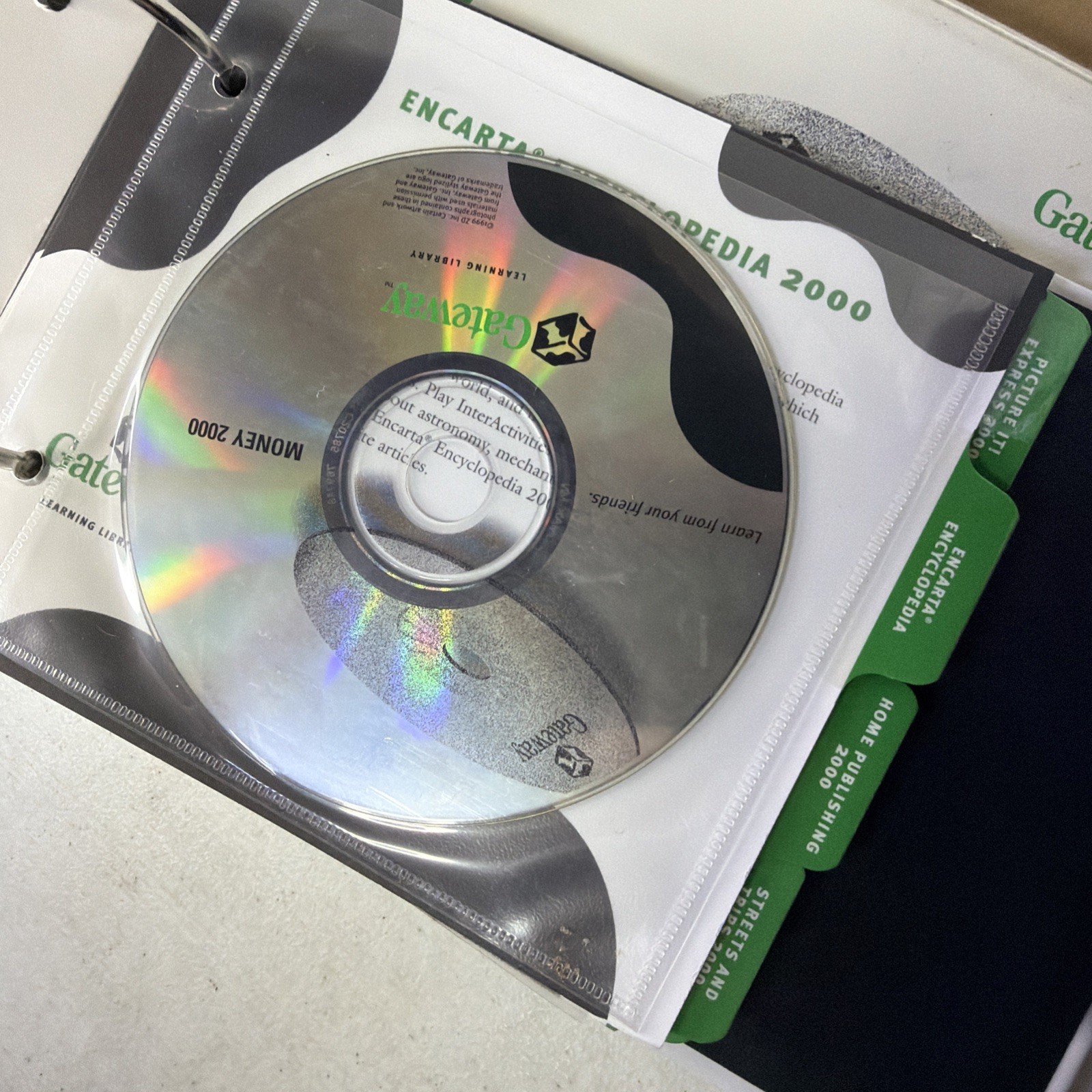 Microsoft Works Suite 2000 – Complete 7 Disc PC CD-ROM & Gateway Library Set
