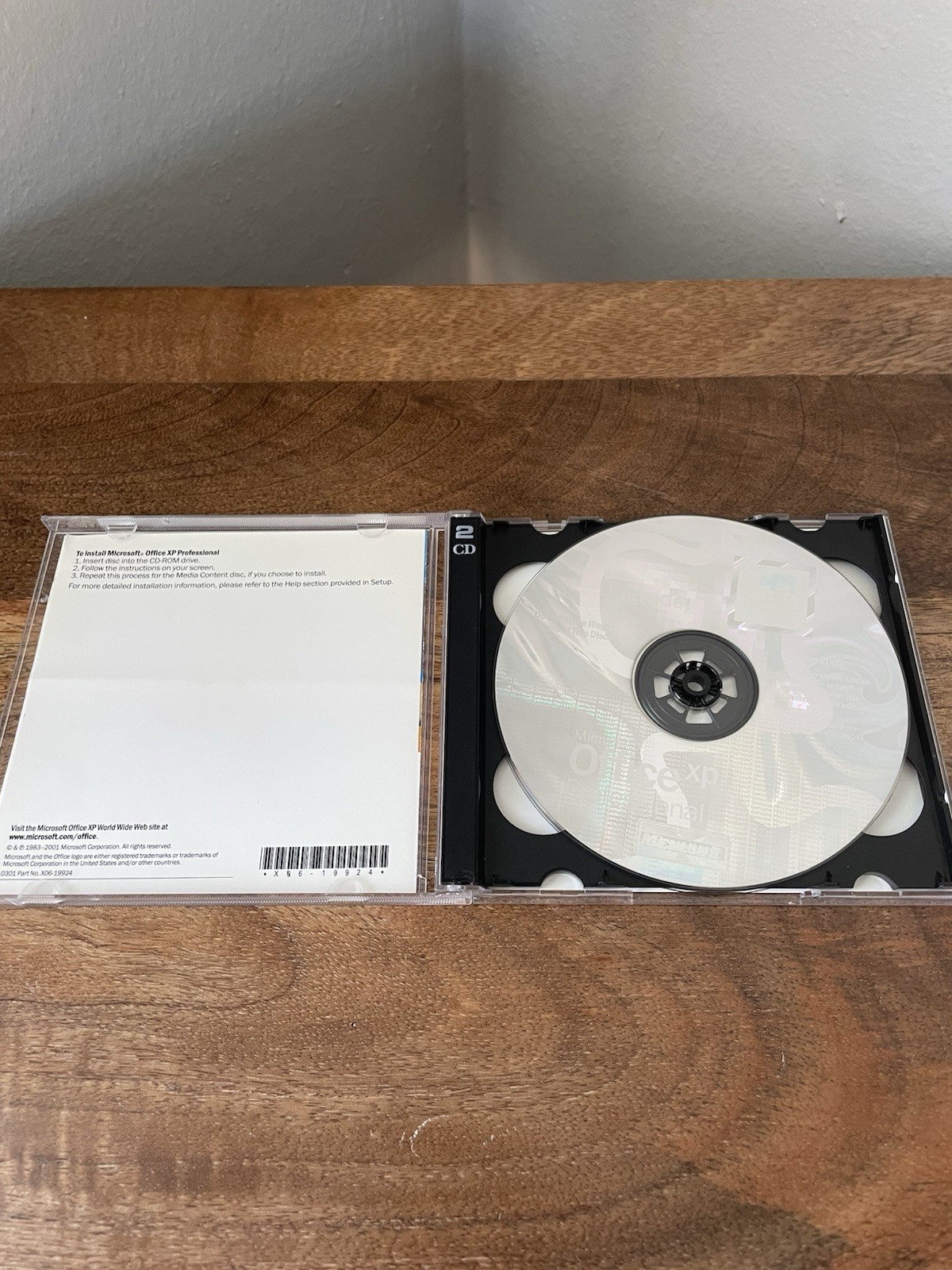 Microsoft Office XP Professional, Version 2002, 2 Discs Vintage Software