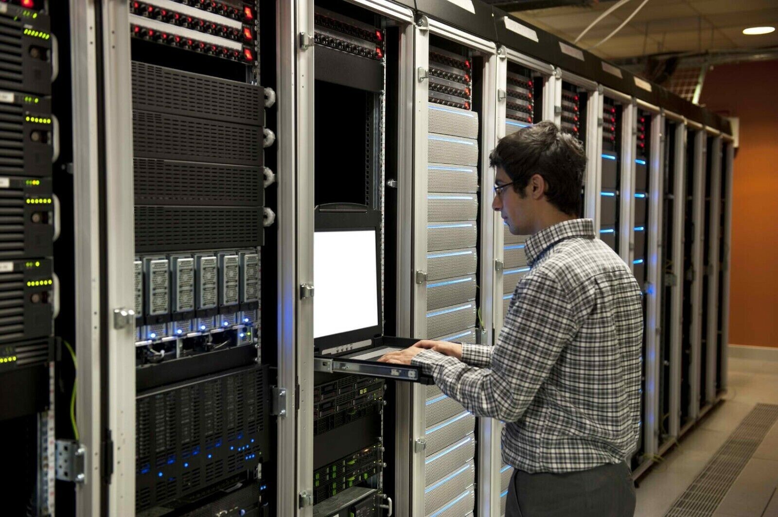 Q0H99A Q0H99AAE HPE MSA Advanced Data Services E-LTU FAST SAME DAY $950