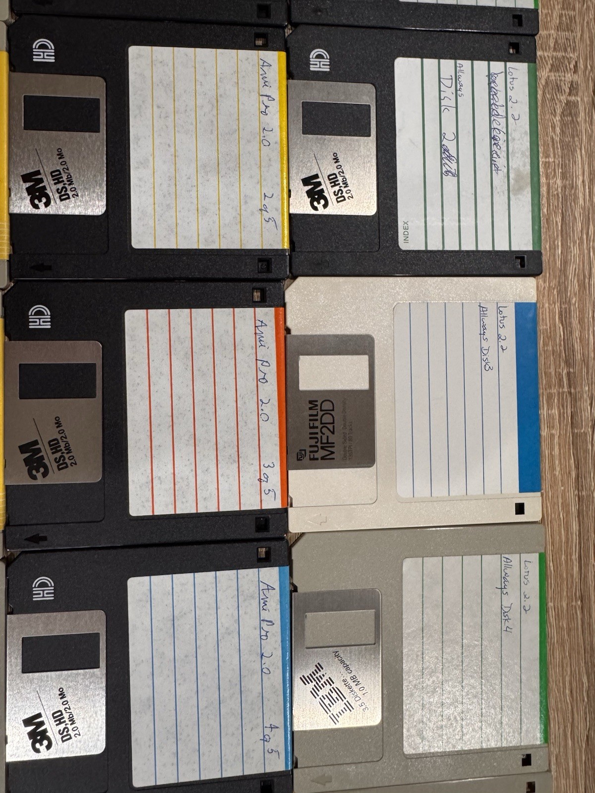 Lotus Ami Pro 3.0 Doc Pack IBM/Compatable Windows Books. Lotus Program Floppys +