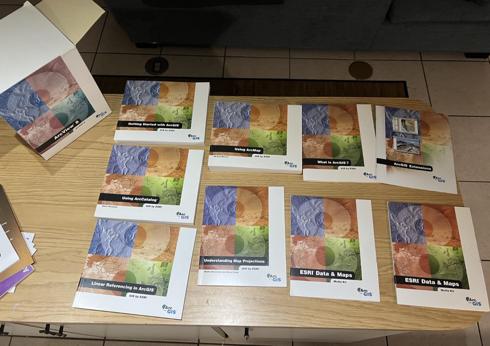ArcGIS 8 ArcView Complete Package Data & Maps Media Kit & Software GIS by ESRI