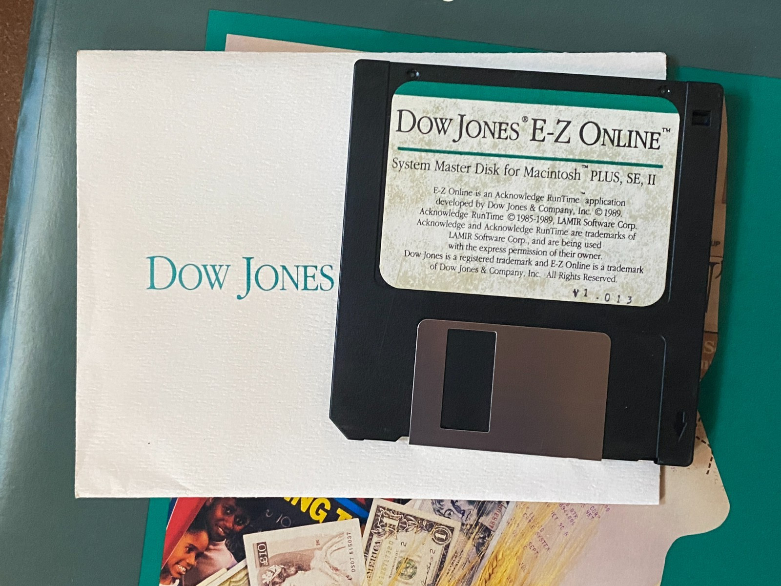 Dow Jones News/Retrieval Membership Package w/User Guides Software – Macintosh