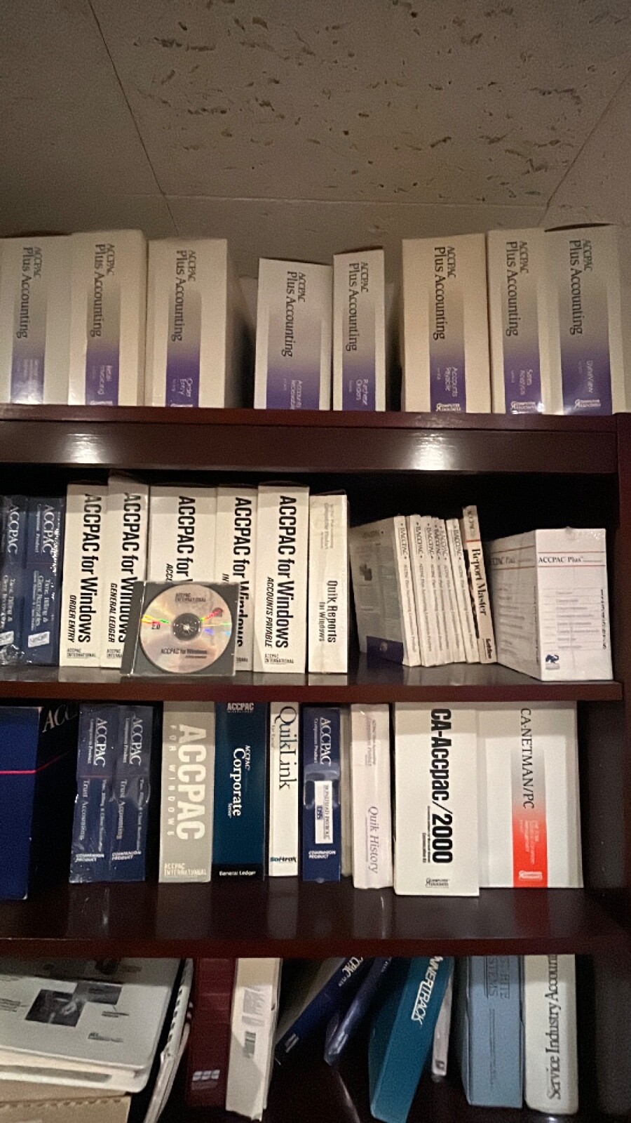 VM of functional unlocked Accpac Plus Accounting System. SM6.1 + modules