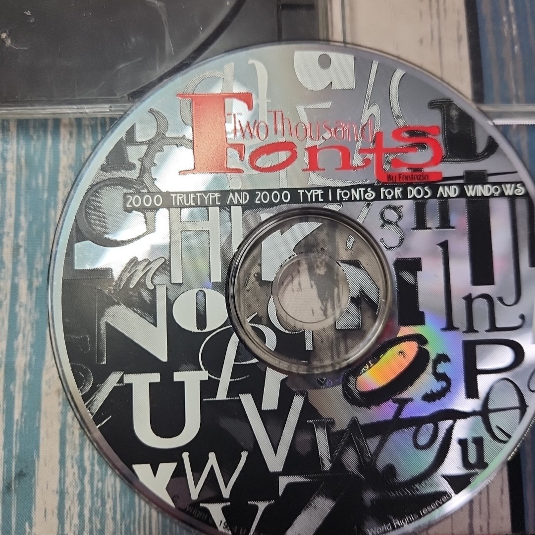 Two Thousand Fonts Fantazia Concepts 1994 PC CD-ROM (DISC ONLY) VINTAGE!