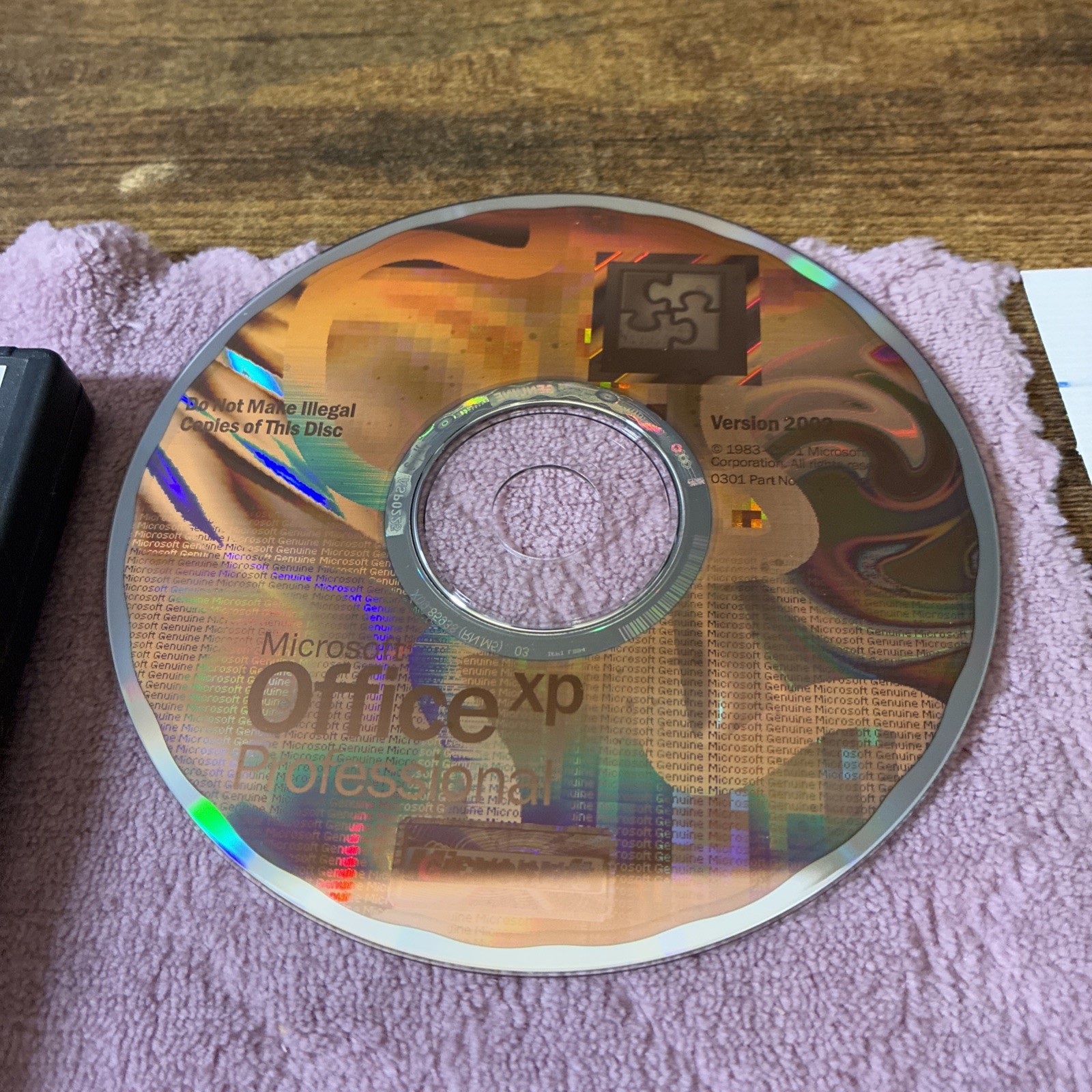 Microsoft Office XP Professional Suite Version 2002 CD with Product Key Included