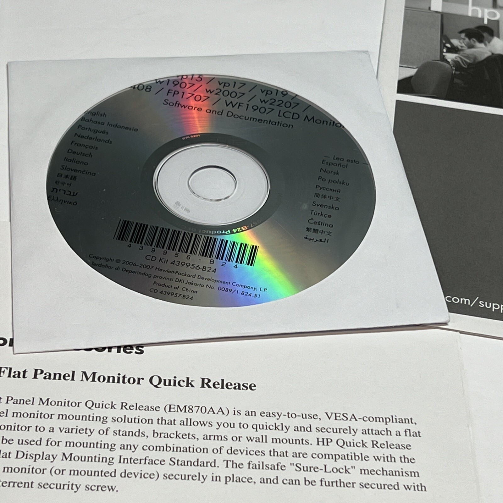 Hewlett-Packard Monitor Limited Warranty And Support Guide & CD Kit439956-B26