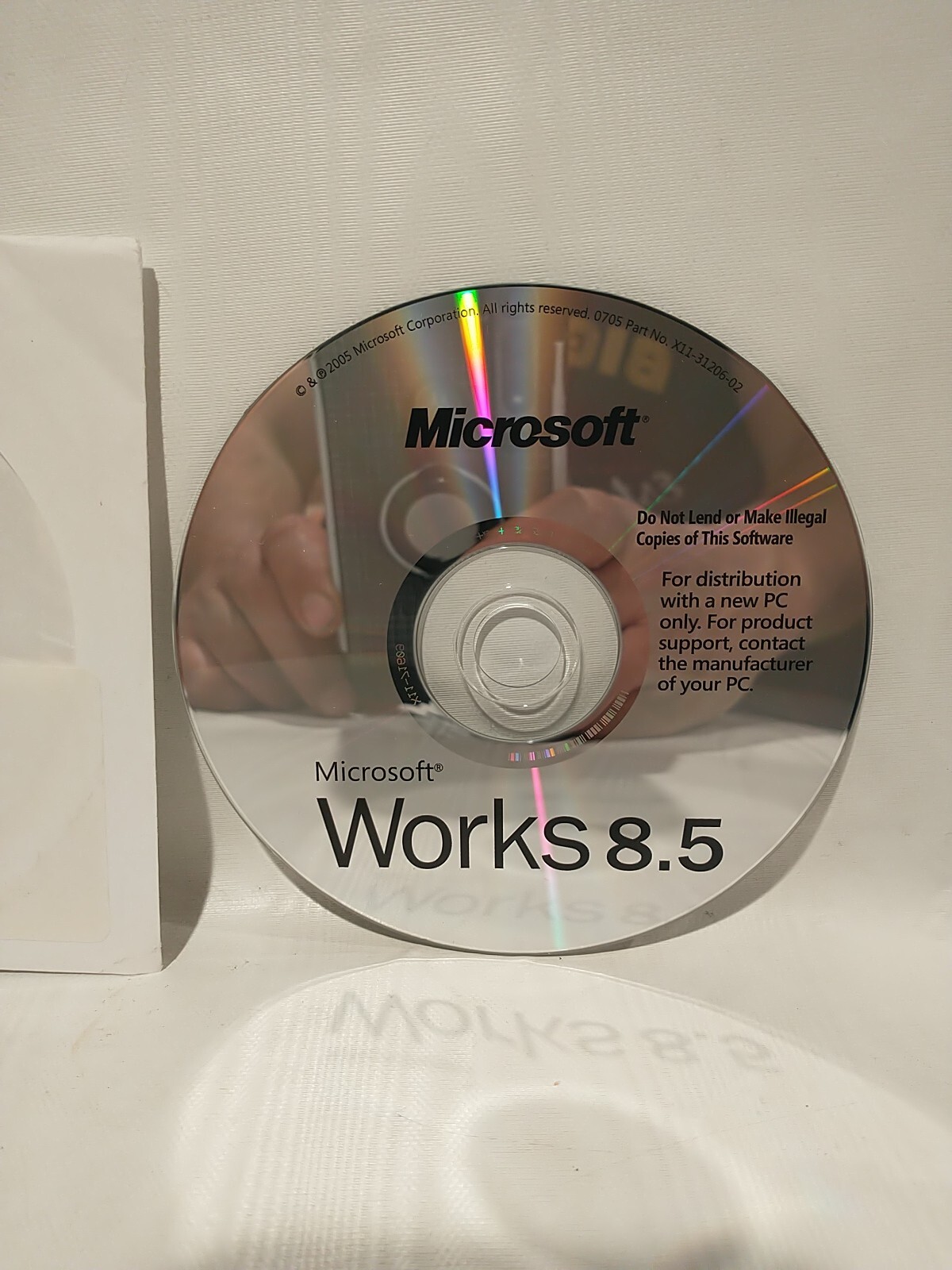 Disc Microsoft Works 8.5 PC CD ROM 2005 Microsoft Corporation