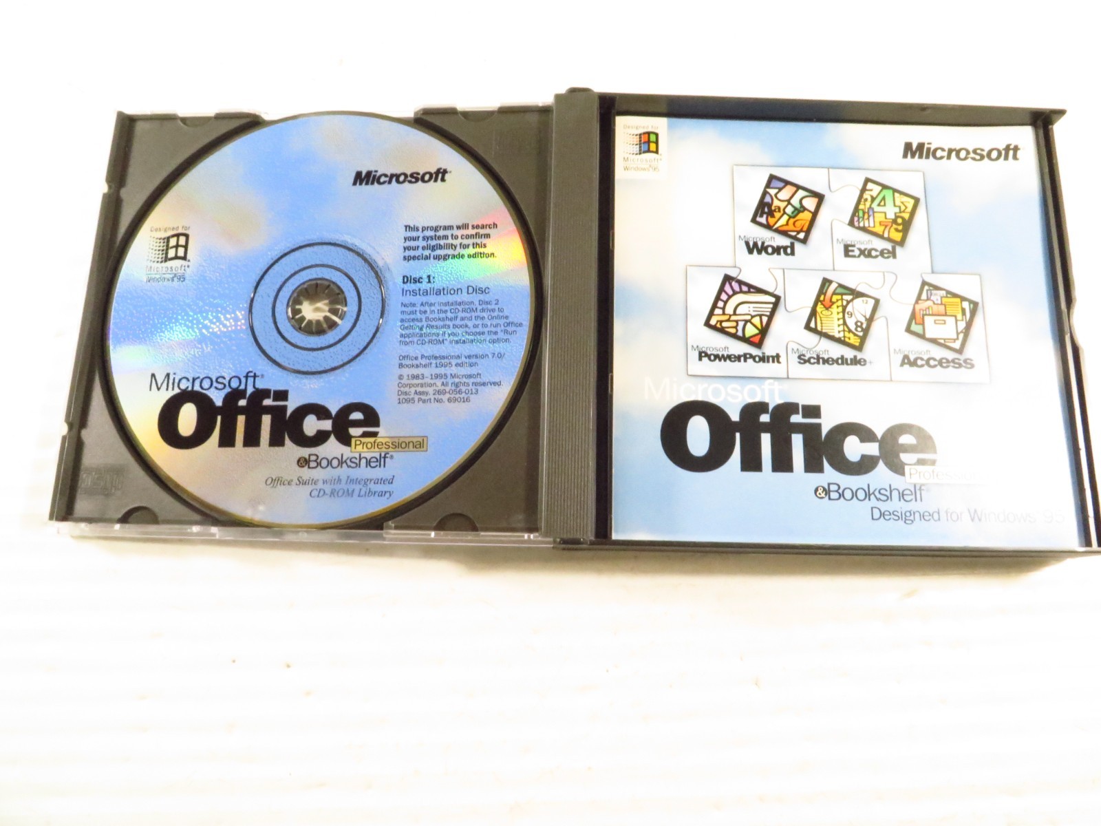 Microsoft Office And Bookshelf Professional for Windows 96 (2 CDs)