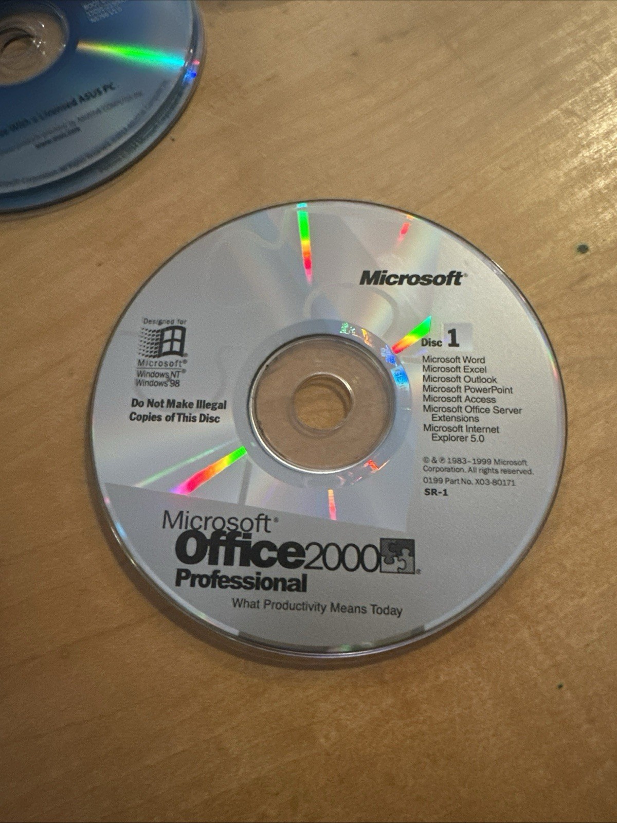 Microsoft Office 2000 Professional Disc 1 & 2 No Code