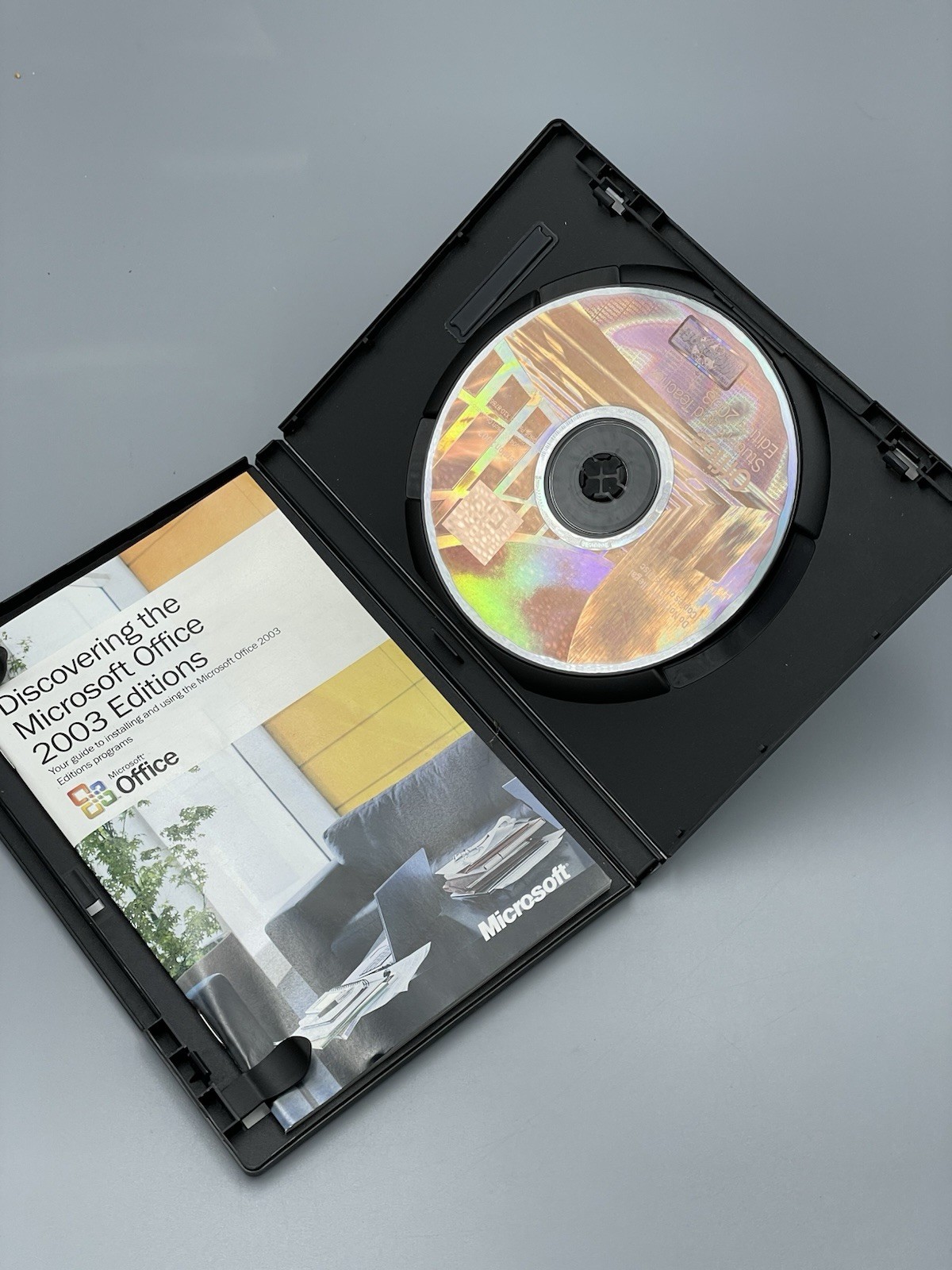Microsoft Office 2003 Student And Teacher Edition Physical Disc w/ License Key