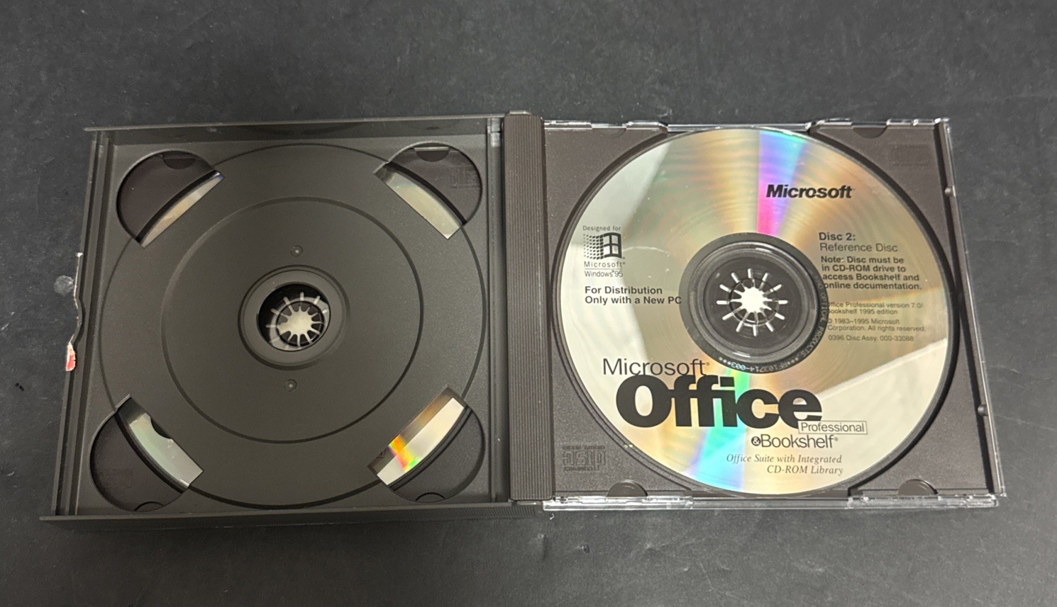 Microsoft Office Professional Version 7.0 & Bookshelf 1995 Edition Windows OEM