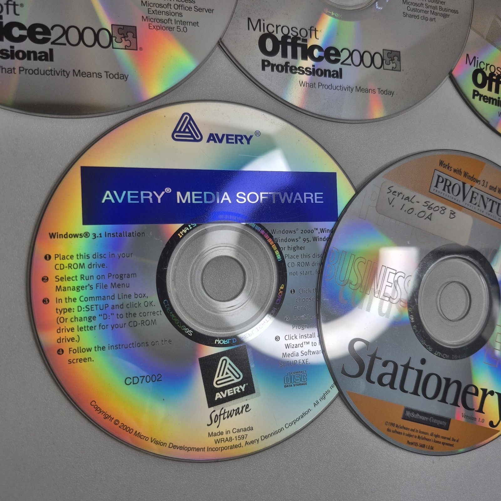 VTG 5 Disc LOT Microsoft Office 2000 PRO/prem Sr1 – Avery – Stationary
