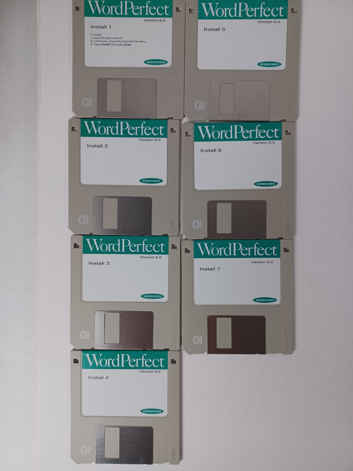 Word Perfect Windows / DOS + Update Version 6.0 Set of 26 Floppy 3-1/2″ Disks