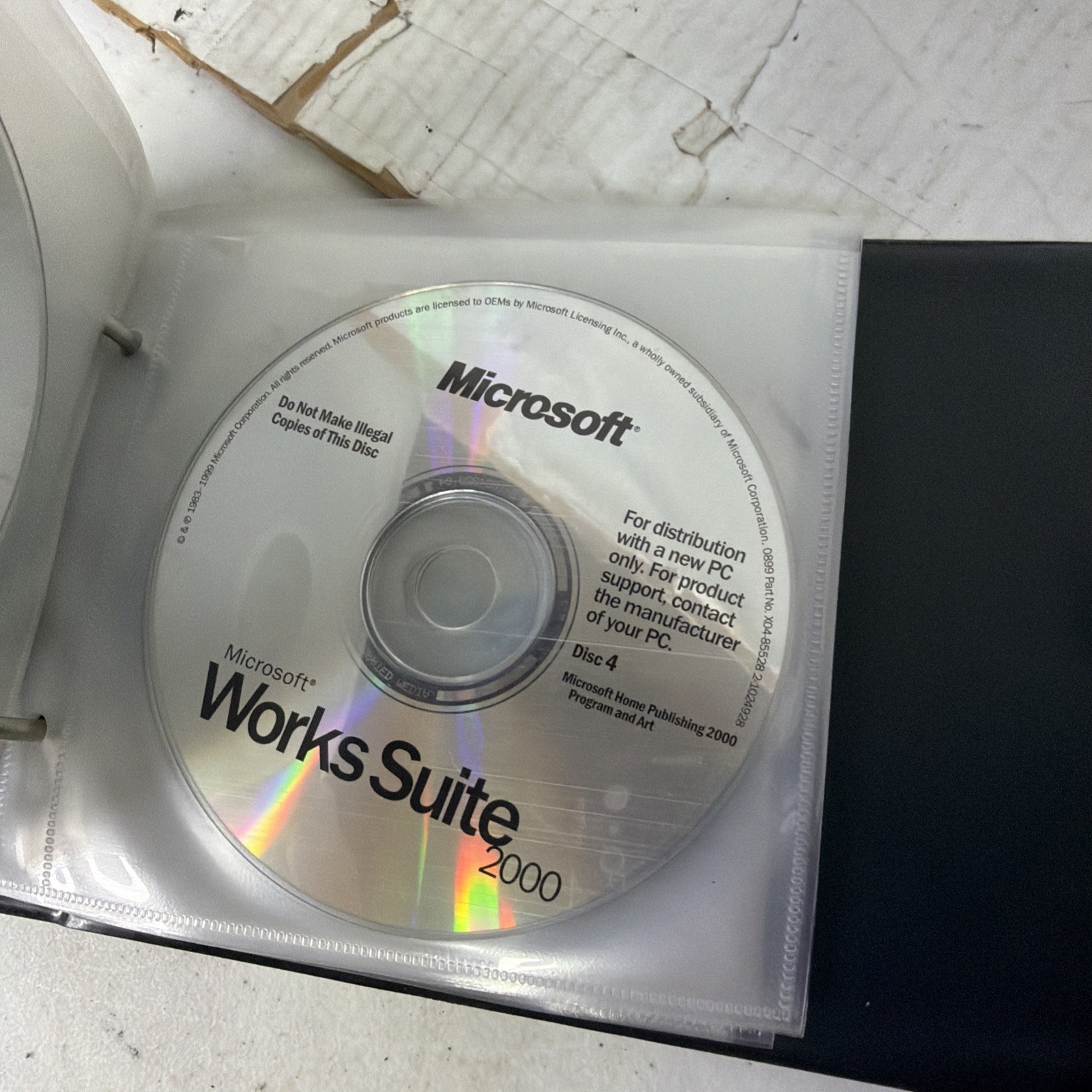 Microsoft Works Suite 2000 – Complete 7 Disc PC CD-ROM & Gateway Library Set