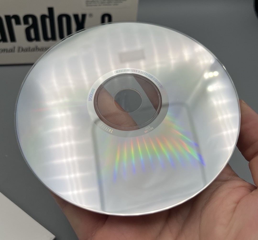 Corel Paradox 9 Database Software CD-ROM + Manual + Paperwork In Box