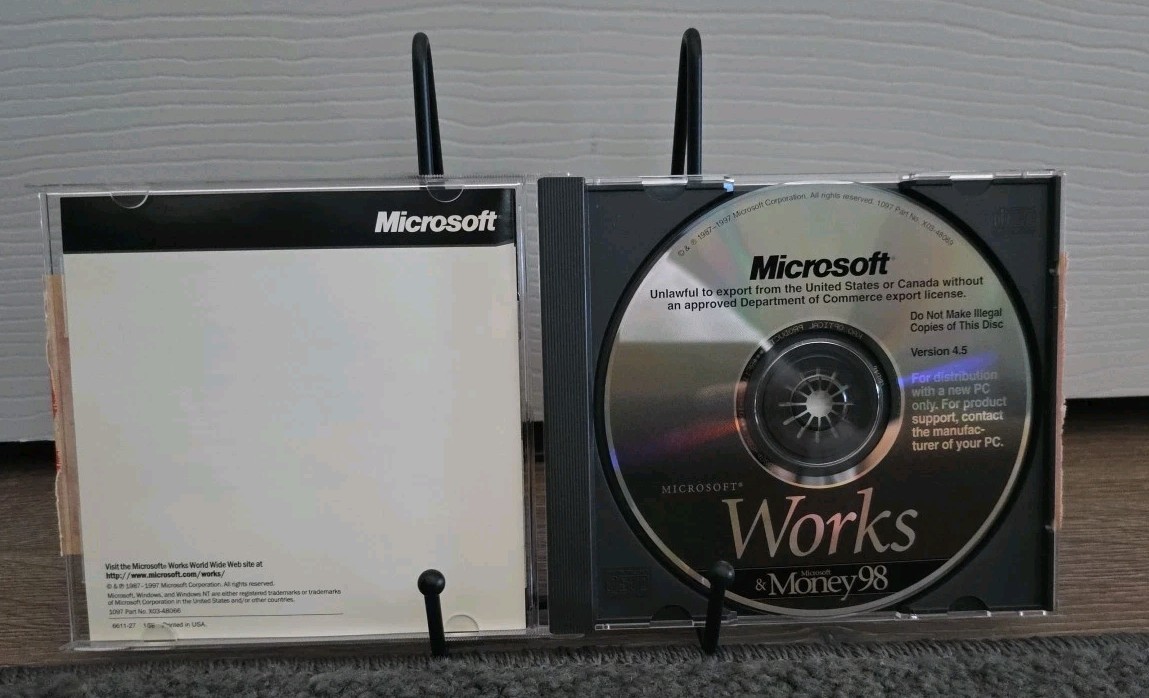 Lot of 3: Microsoft PC CD’s – Outlook 98 + Money 99 + Golf
