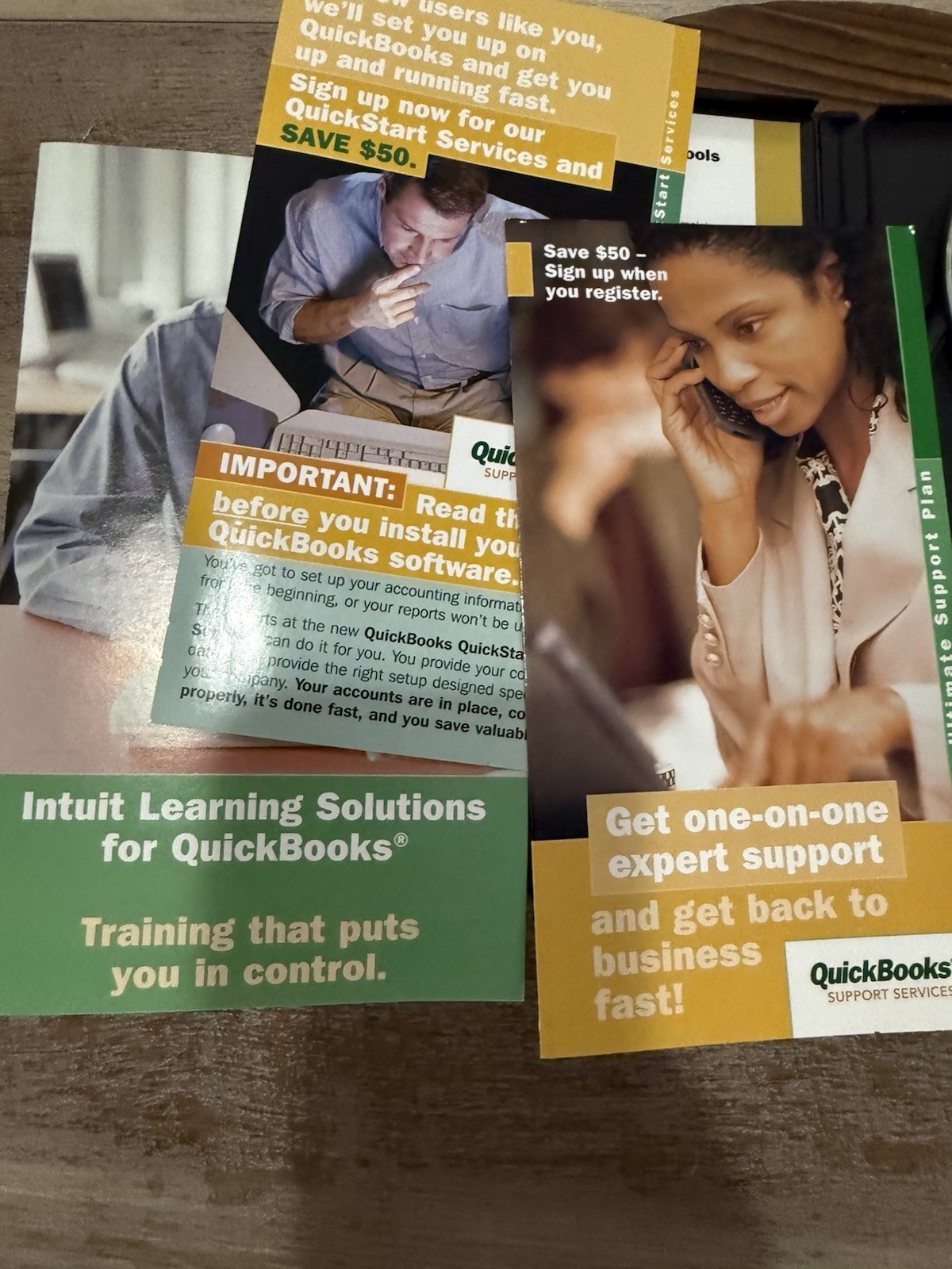 Intuit QuickBooks Pro 2004 with License for Windows 98/ME/2000/XP Used