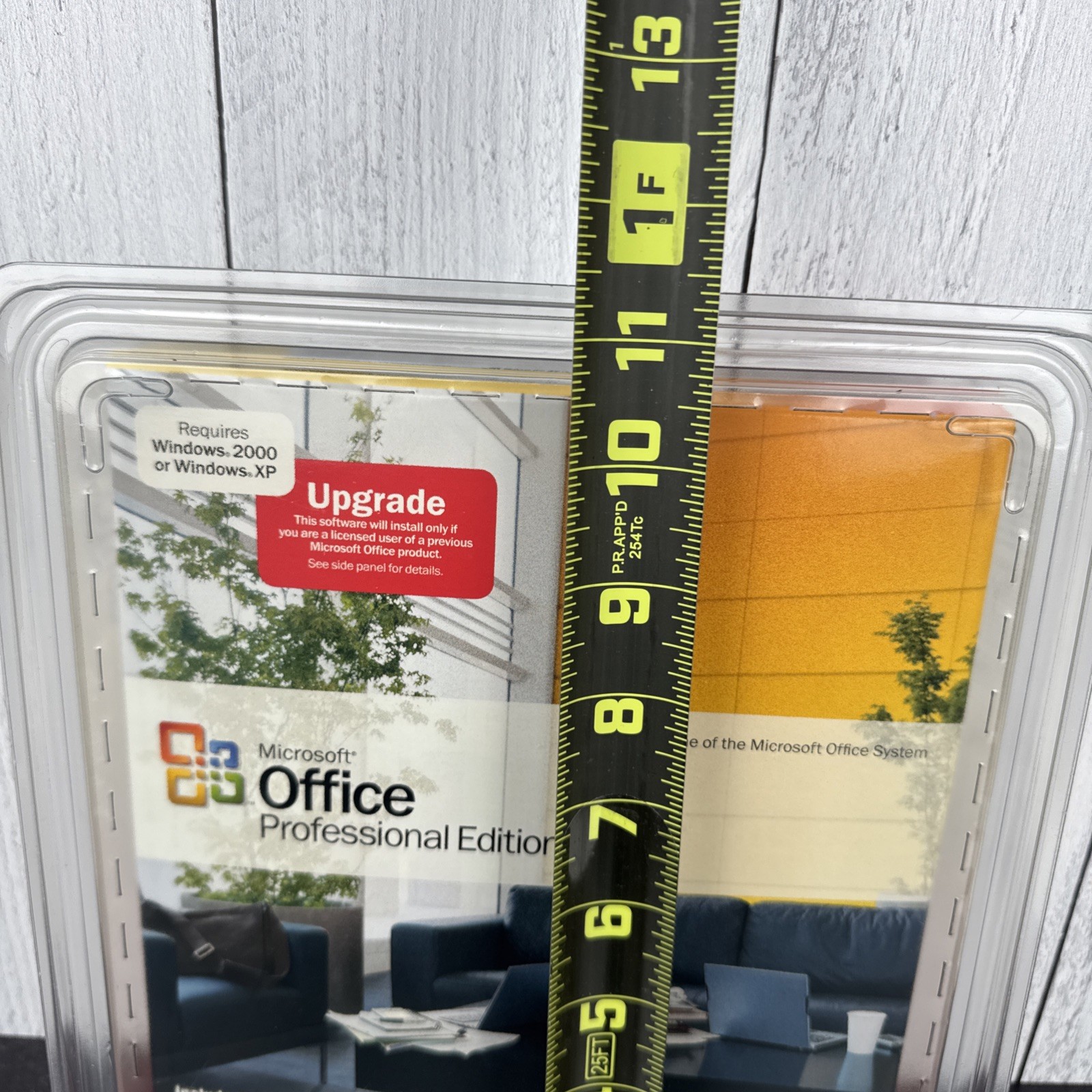 NEW Microsoft Office Professional 2003 Upgrade Sealed in Retail Box 269-06752