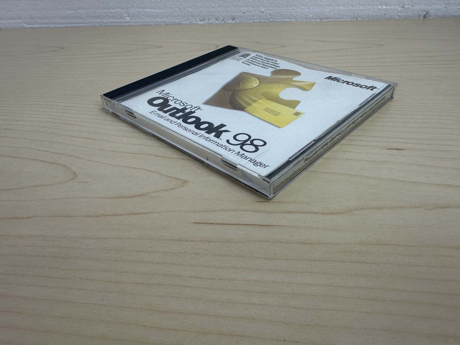 Microsoft Outlook 98 E-mail And Personal Information Manager PC software + key