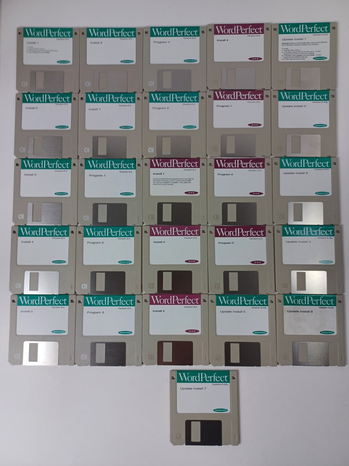 Word Perfect Windows / DOS + Update Version 6.0 Set of 26 Floppy 3-1/2″ Disks