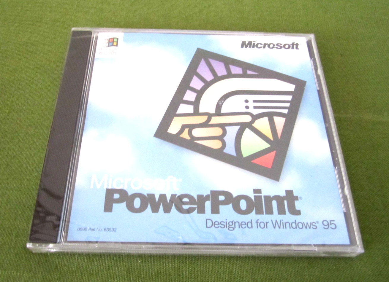New ! Microsoft Office Windows 95 Power Point & Floppy Disks & Booklet w/ Key
