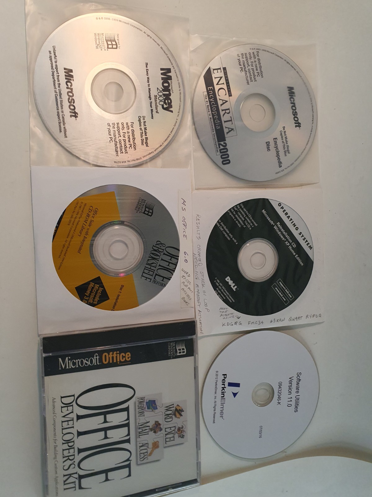 Vintage Microsoft Software Office Developer’s Kit, Money 2000, Bookshelf,…