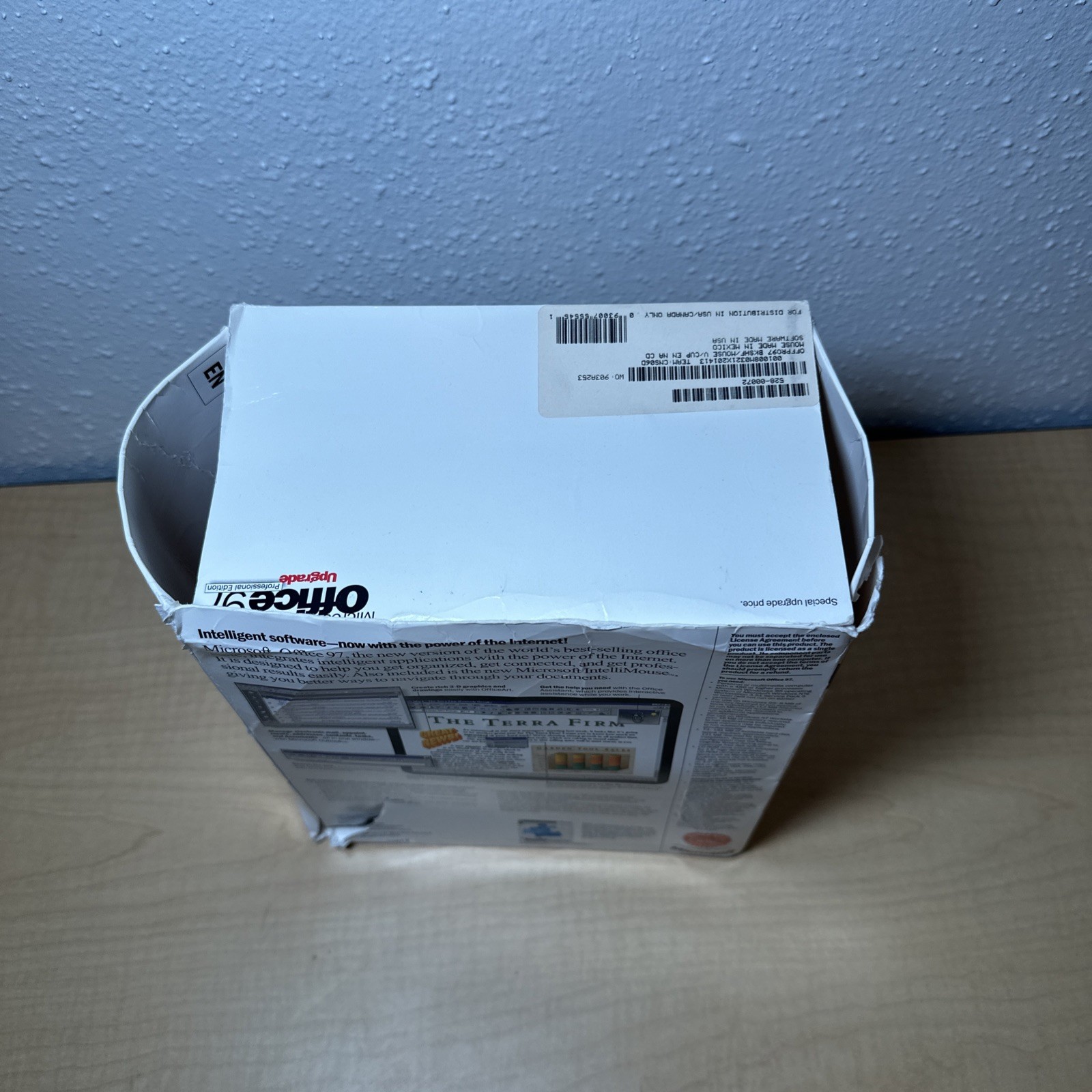 Microsoft Office 97 Professional Edition Upgrade Big Box product key And Extras