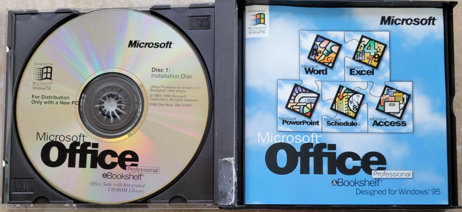 Vintage – Microsoft Office Professional & Bookshelf for Windows 95, 2 CDs, 1995