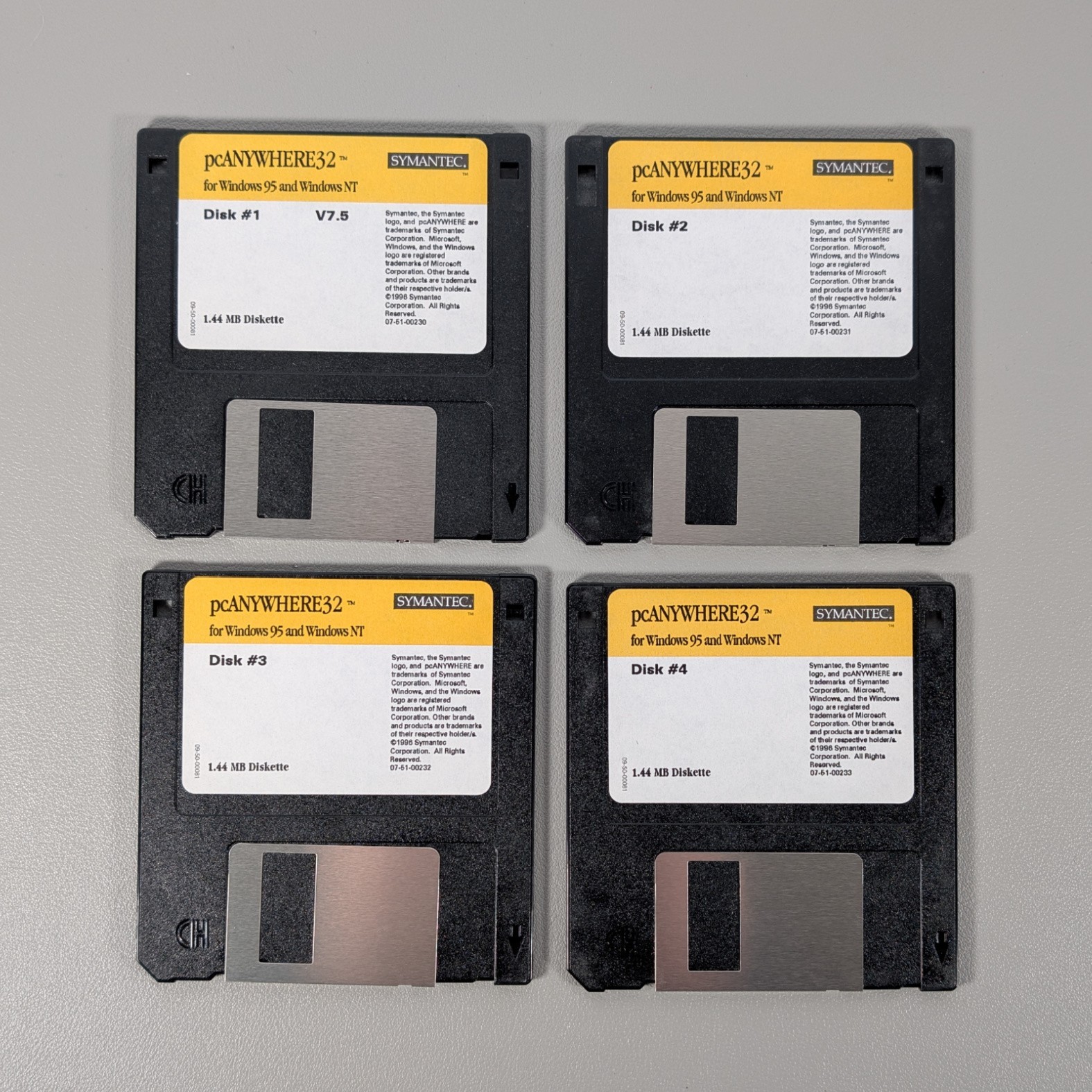 Symantec pcAnywhere 32 v7.5 for Windows 95 | 4 Floppy Disk Set | Reseller Copy