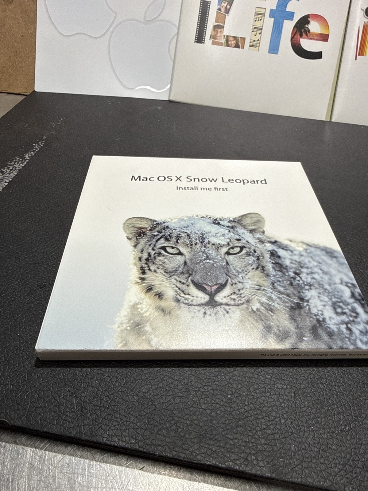 Apple Mac Box Set v.10.6 Snow Leopard Family Pack Intel-based Mac – MC210Z/A NOB