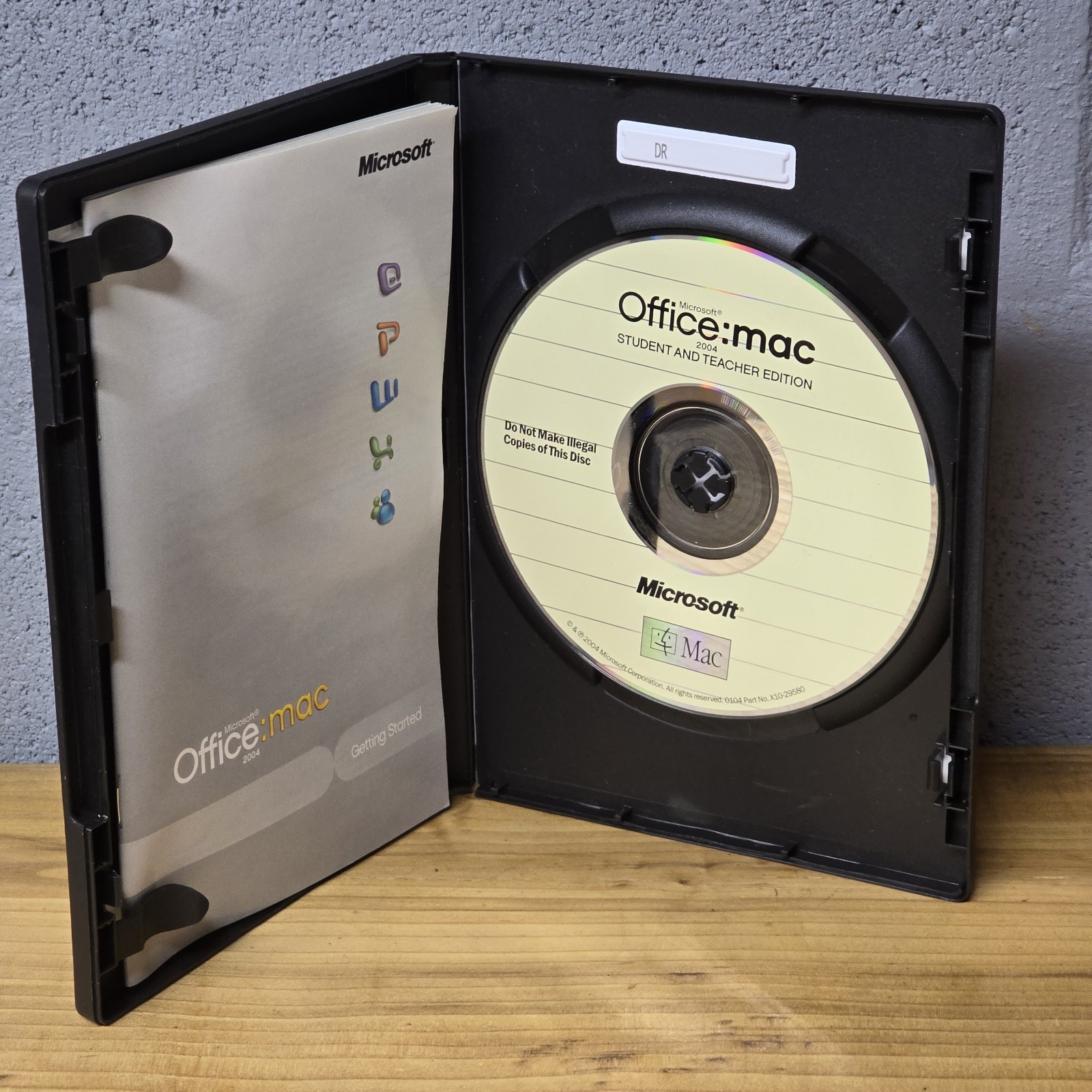 Microsoft Office Mac 2004 Student and Teacher Edition Software 3 keys w/ booklet