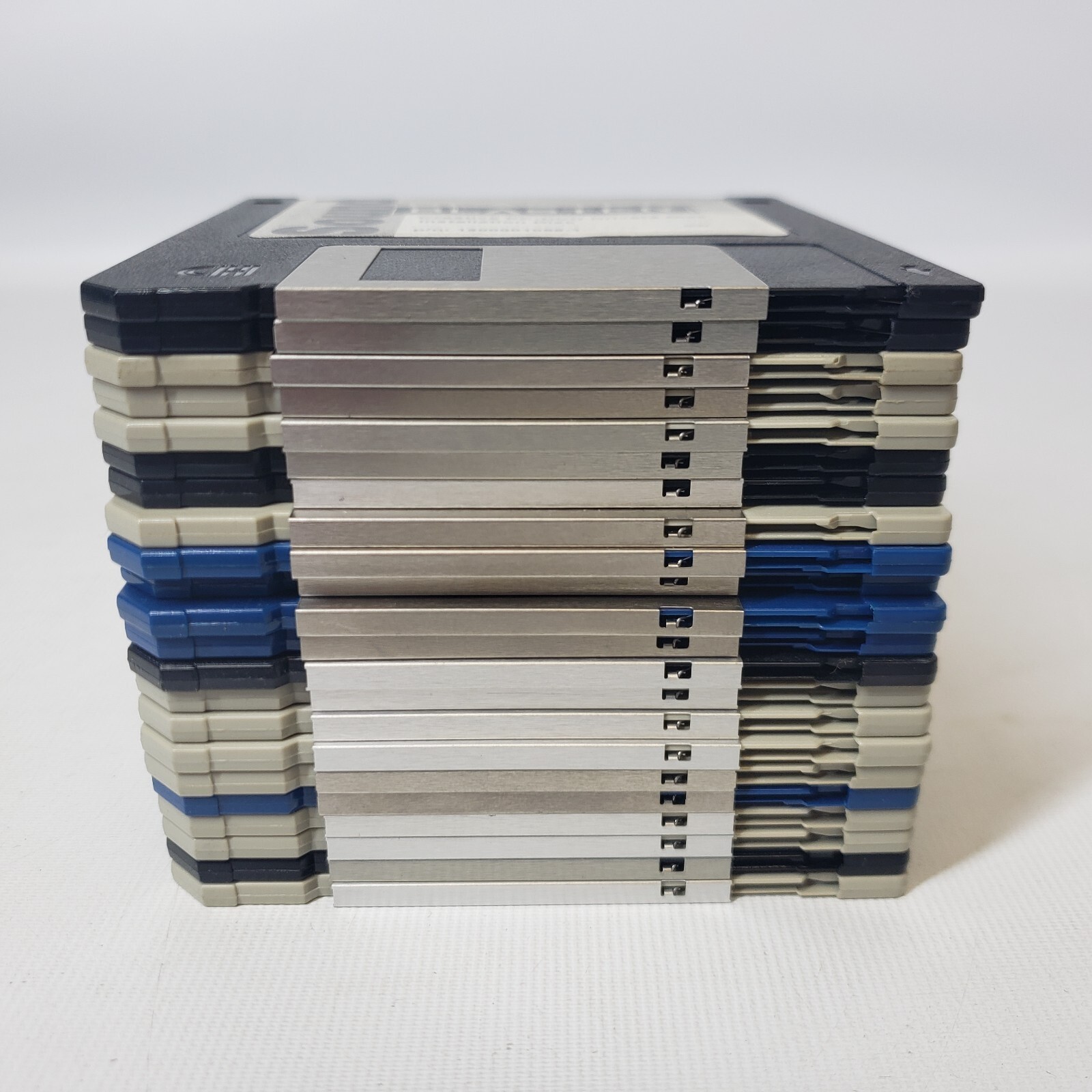 3.5 FLOPPY DISK Computer PC Dos Windows Various Programs Drivers 90’s Lot of 22