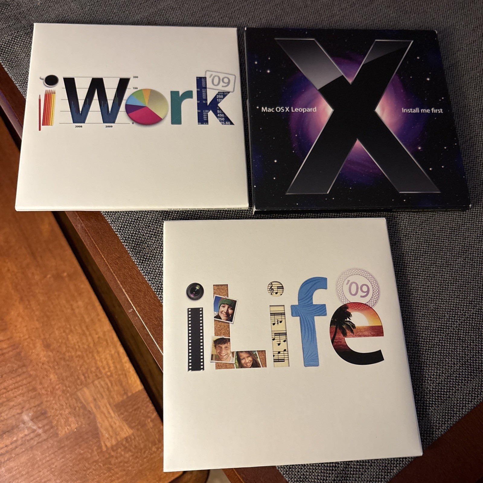 Mac Box Set – OS X 10.5.6 , iWork ’09, iLife ’09 (MB997Z/A)