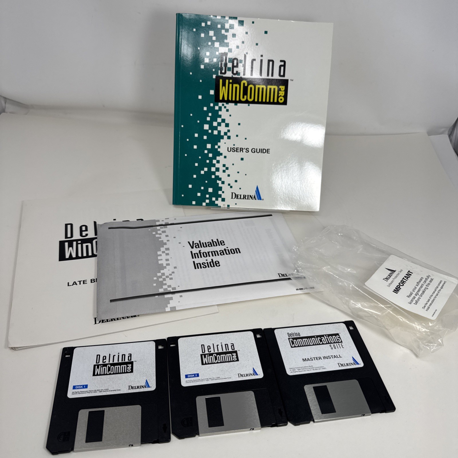 delrina wincomm pro floppy disks + user guide MINT