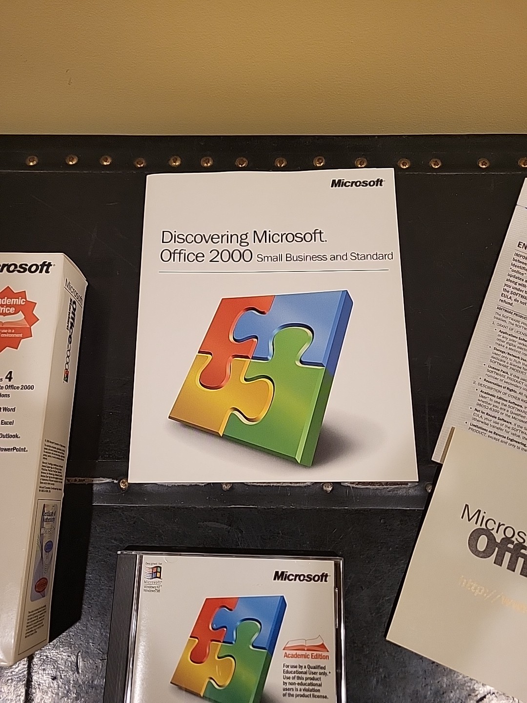 Microsoft Office 2000 Standard (Academic) X03-7979 preowned