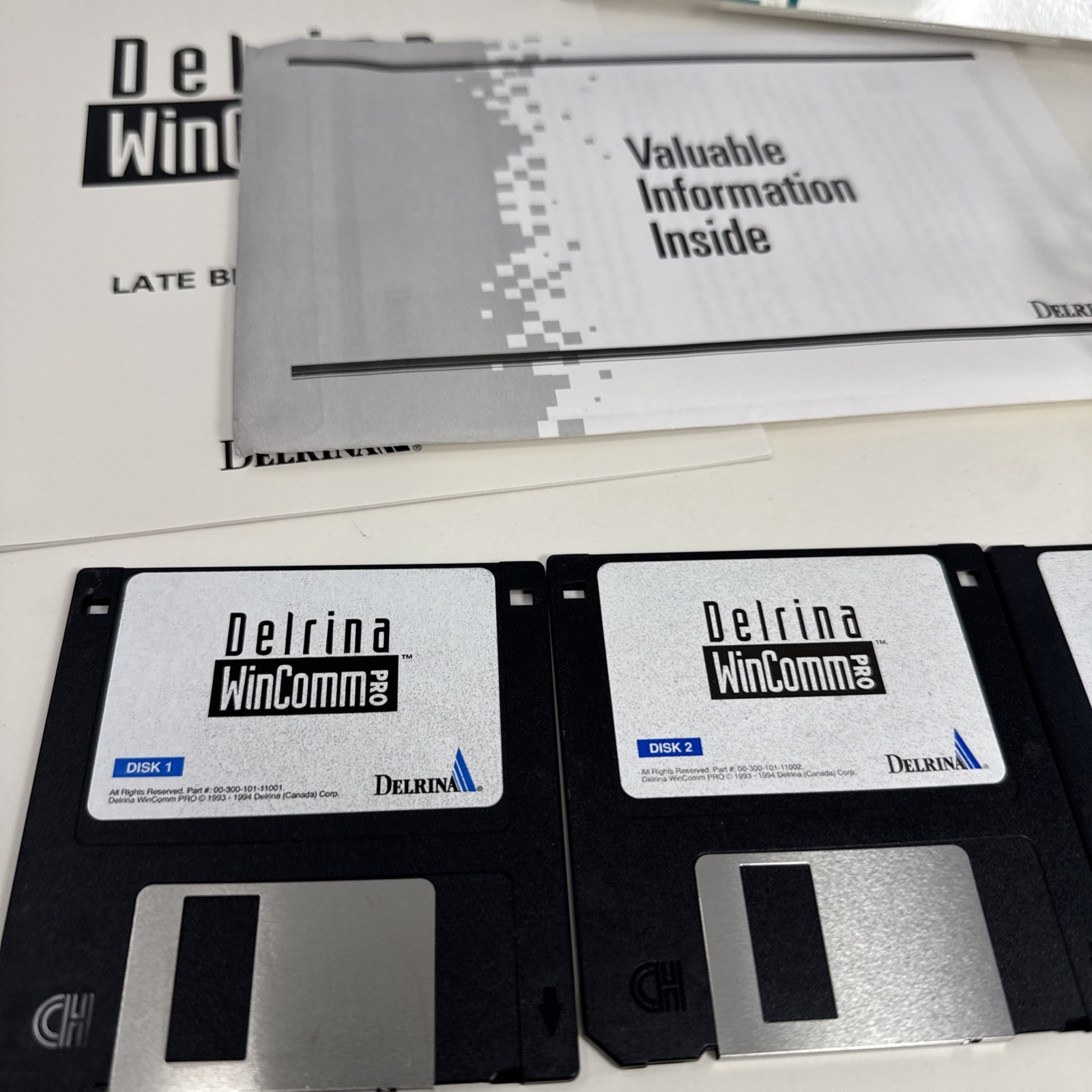 delrina wincomm pro floppy disks + user guide MINT
