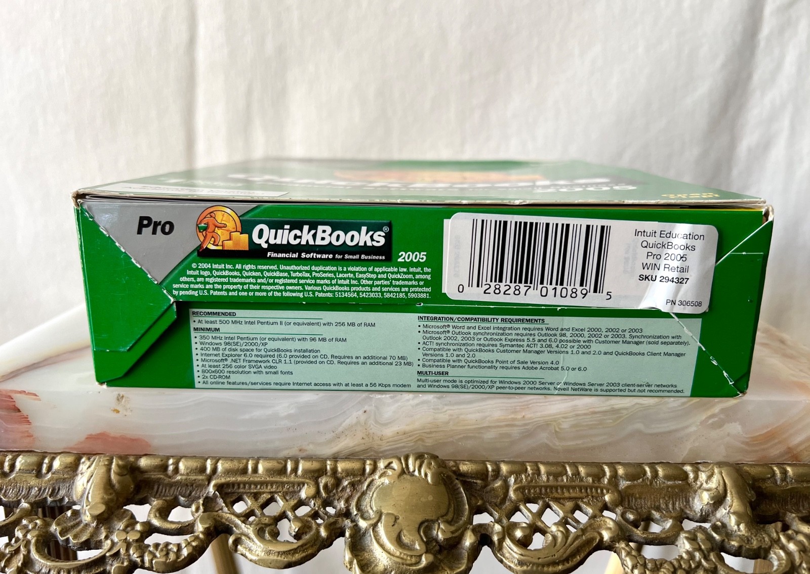 QuickBooks Pro 2005 Academic Version Complete Box CD Manual License Card PC
