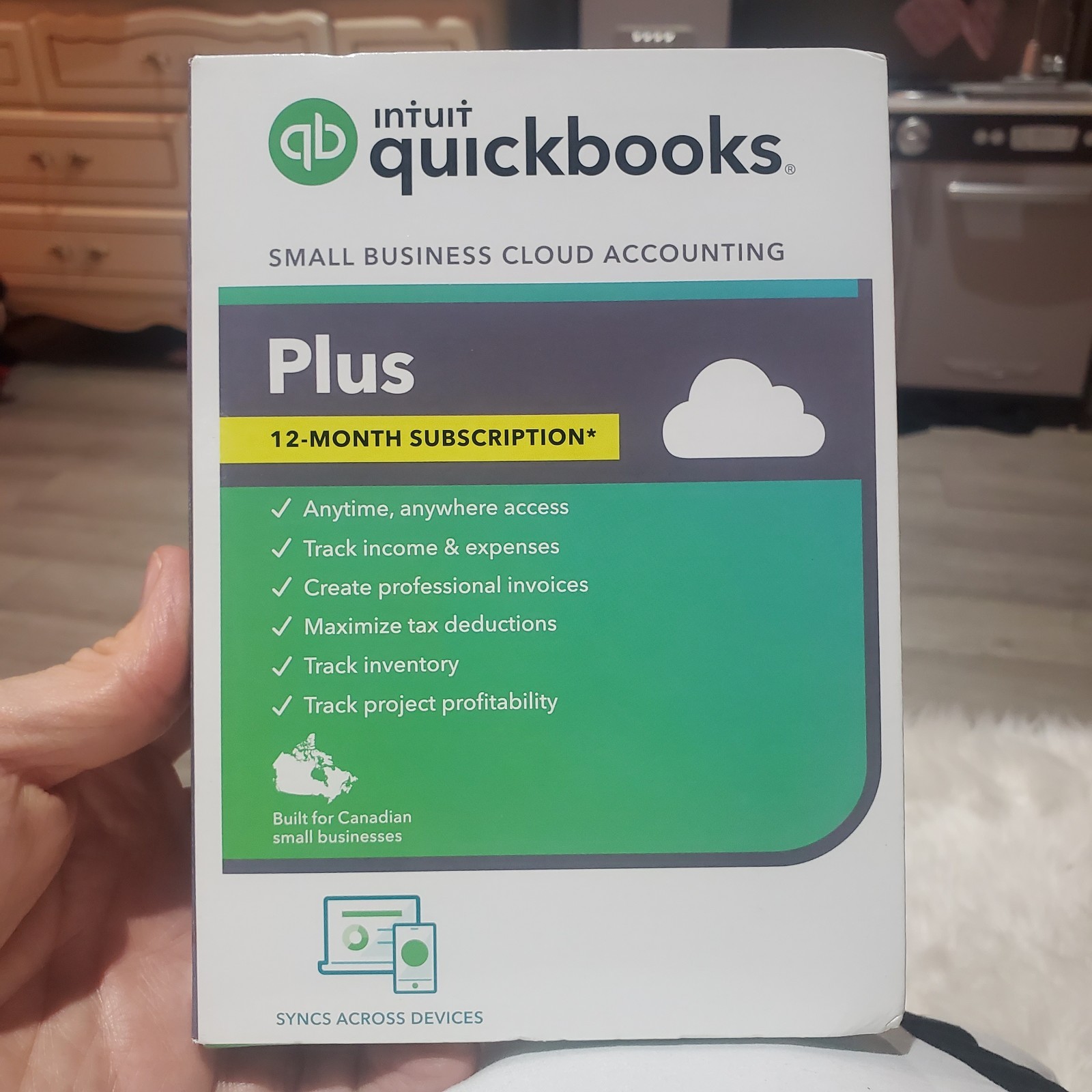 Intuit Quickbooks Plus 2023 12-Month Subscription (Canadian Version)