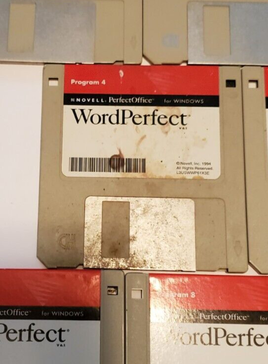 Novell WordPerfect for Windows lot of 11 – 3.5″ HD Diskettes – 1994