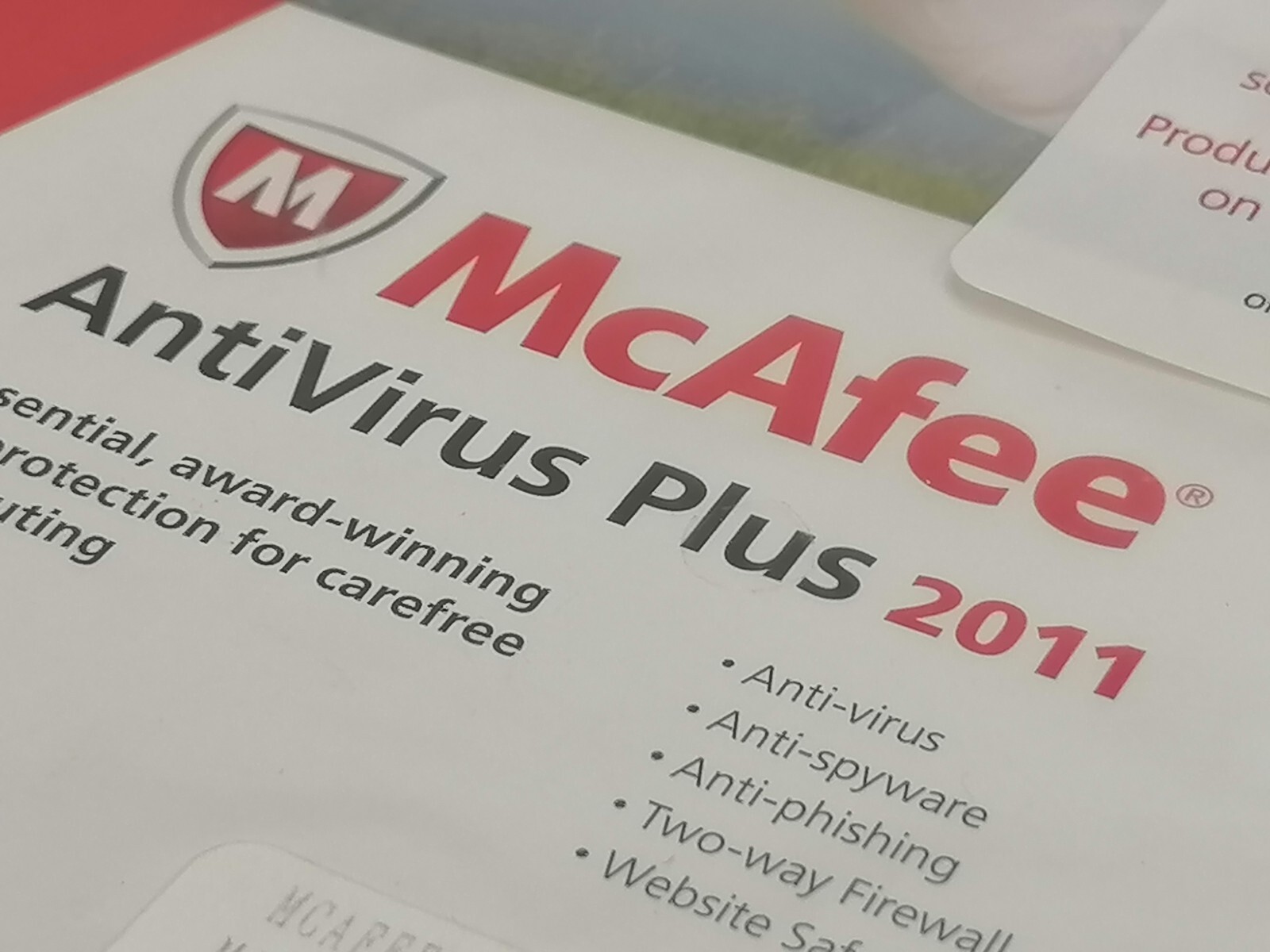 NIB McAfee AntiVirus Plus 2011 Software CD