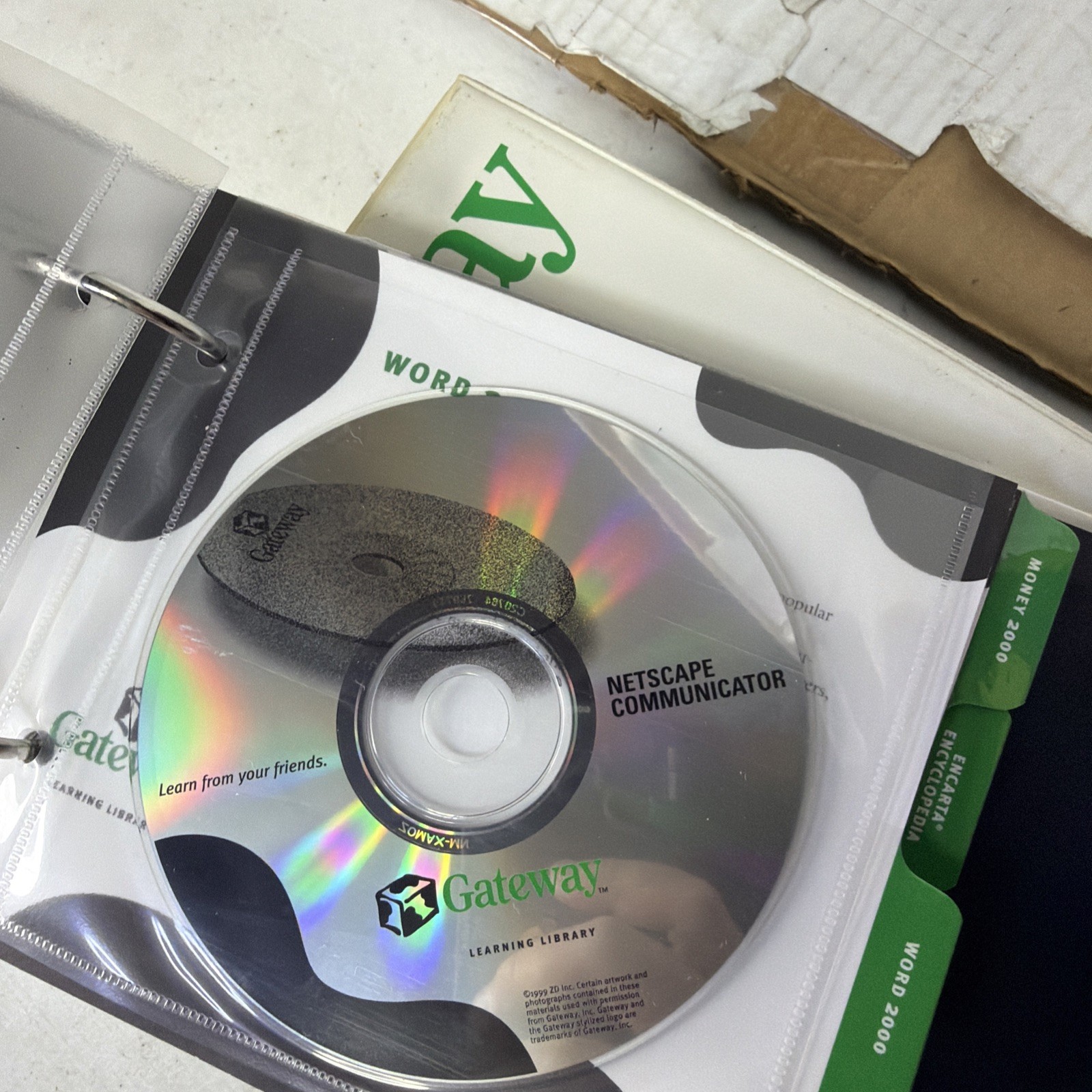 Microsoft Works Suite 2000 – Complete 7 Disc PC CD-ROM & Gateway Library Set